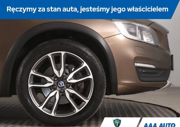 Volvo V60 Cross Country cena 70000 przebieg: 191849, rok produkcji 2016 z Sieniawa małe 379